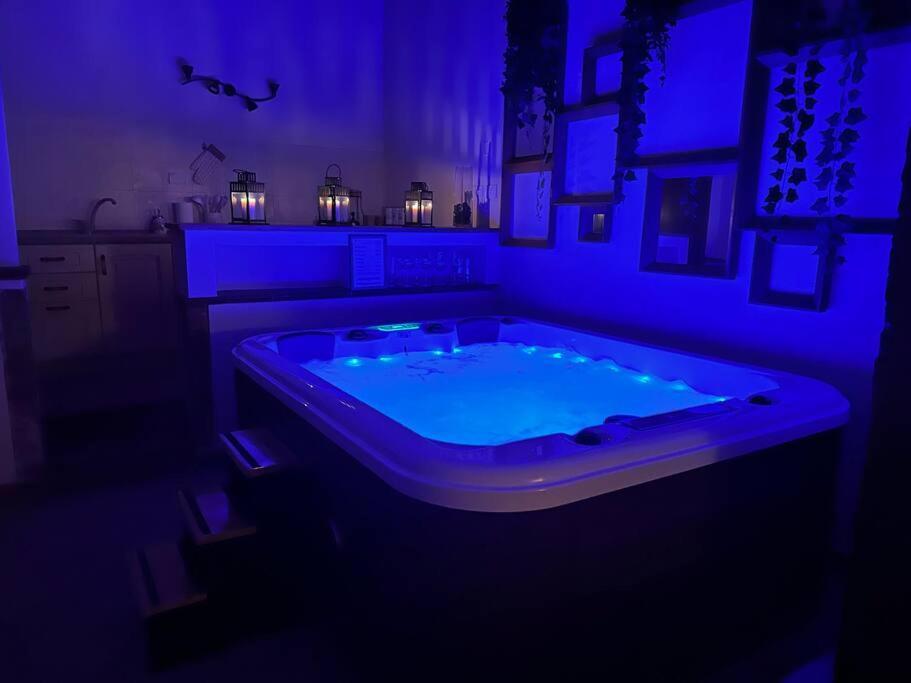 Relax Nella Jacuzzi In Toscana Colle di Val d'Elsa Exterior photo