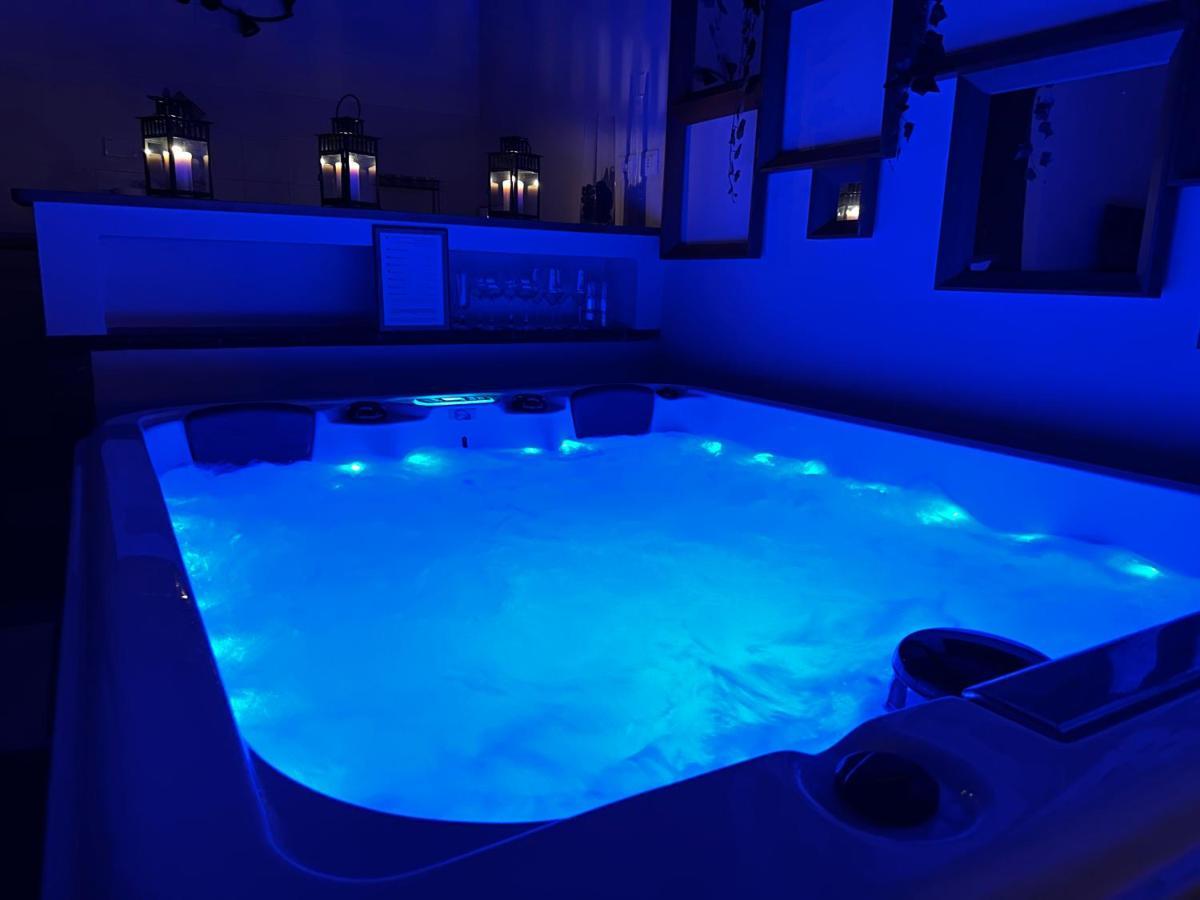 Relax Nella Jacuzzi In Toscana Colle di Val d'Elsa Exterior photo